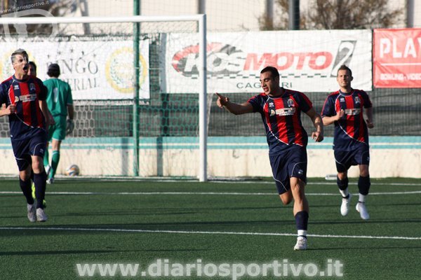 Antonio Borrotzu esulta dopo il gol